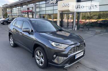 Позашляховик / Кросовер Toyota RAV4 2020 в Одесі