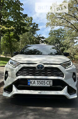 Позашляховик / Кросовер Toyota RAV4 2020 в Києві