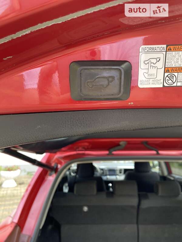 Внедорожник / Кроссовер Toyota RAV4 2013 в Черновцах