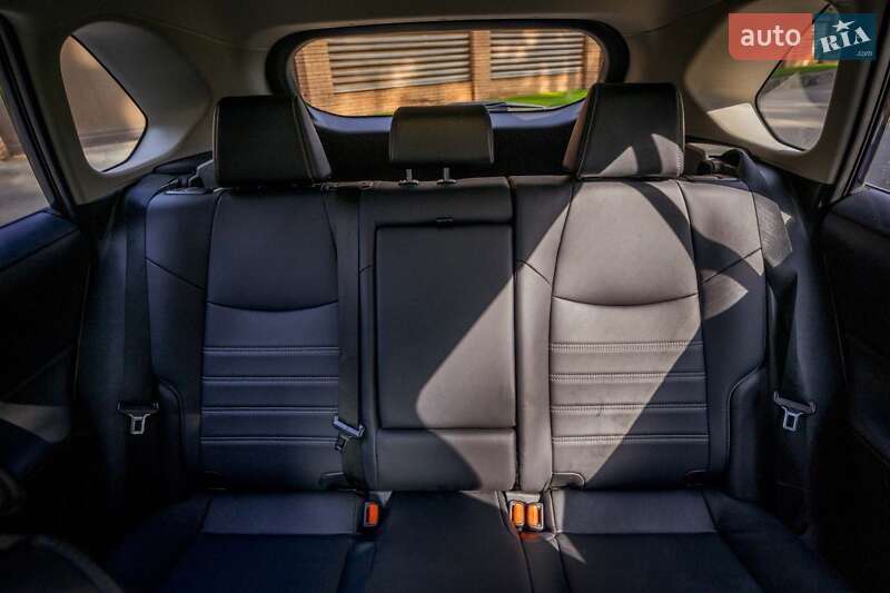 Позашляховик / Кросовер Toyota RAV4 2022 в Чернігові