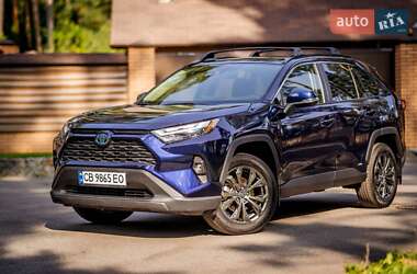 Позашляховик / Кросовер Toyota RAV4 2022 в 