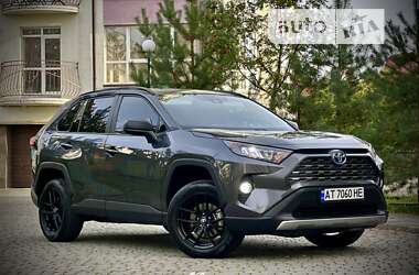 Внедорожник / Кроссовер Toyota RAV4 2020 в Ивано-Франковске