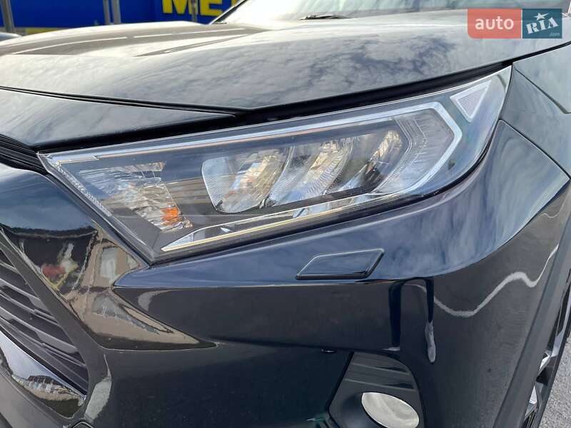 Позашляховик / Кросовер Toyota RAV4 2020 в Вінниці