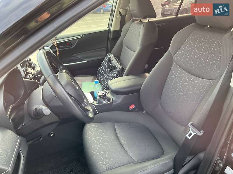 Позашляховик / Кросовер Toyota RAV4 2020 в Вінниці