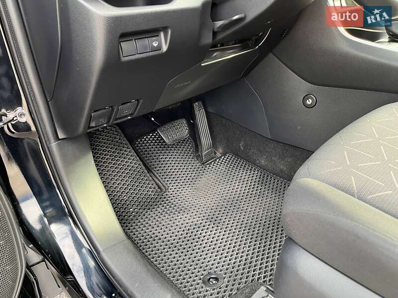 Позашляховик / Кросовер Toyota RAV4 2020 в Вінниці