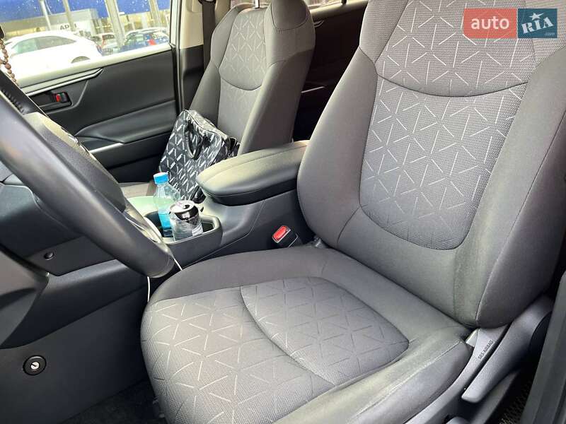 Позашляховик / Кросовер Toyota RAV4 2020 в Вінниці