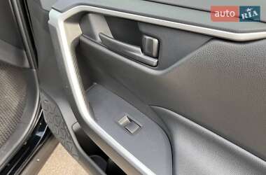 Внедорожник / Кроссовер Toyota RAV4 2020 в Виннице