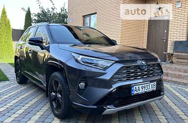 Внедорожник / Кроссовер Toyota RAV4 2018 в Киеве