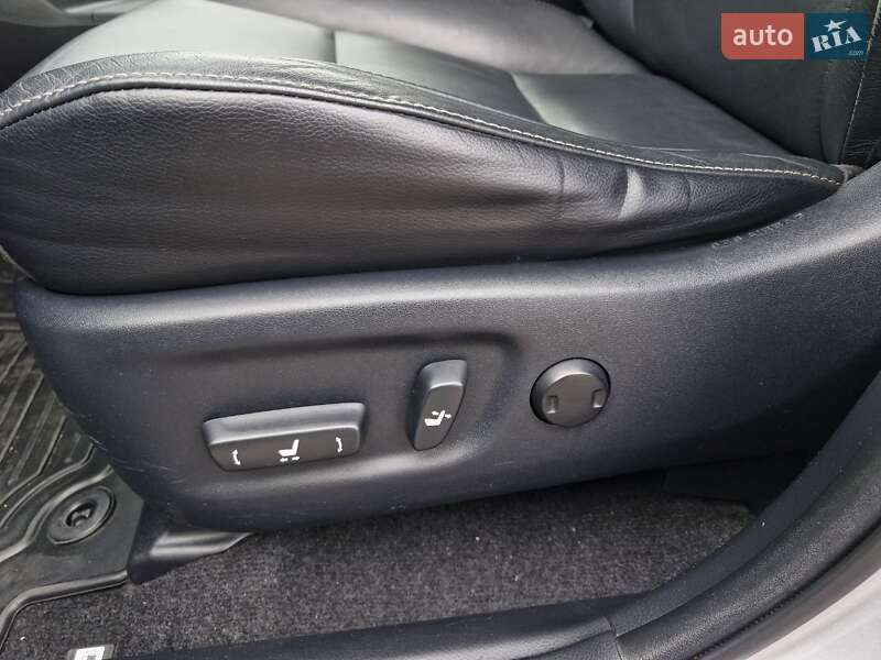 Внедорожник / Кроссовер Toyota RAV4 2014 в Николаеве