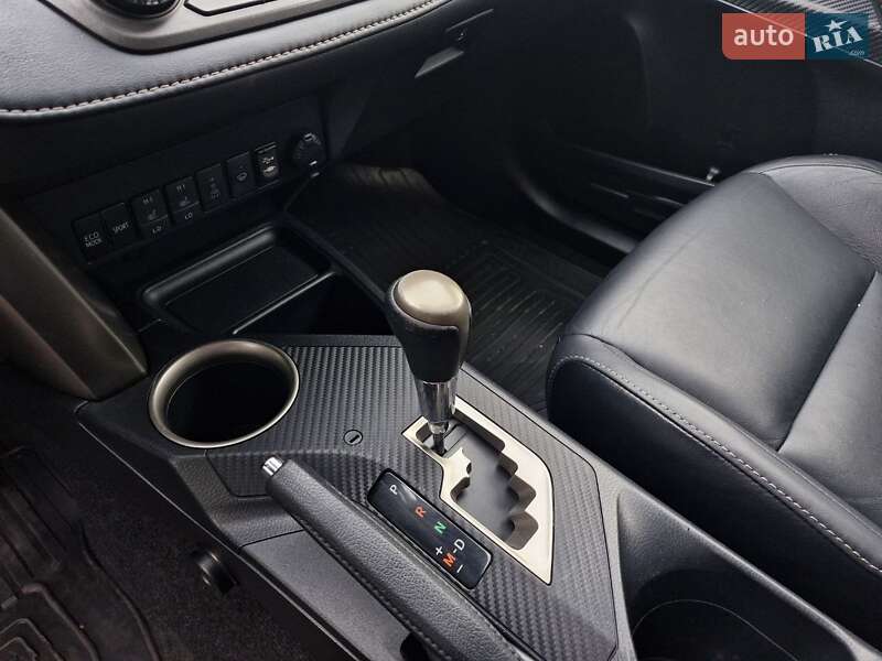 Внедорожник / Кроссовер Toyota RAV4 2014 в Николаеве