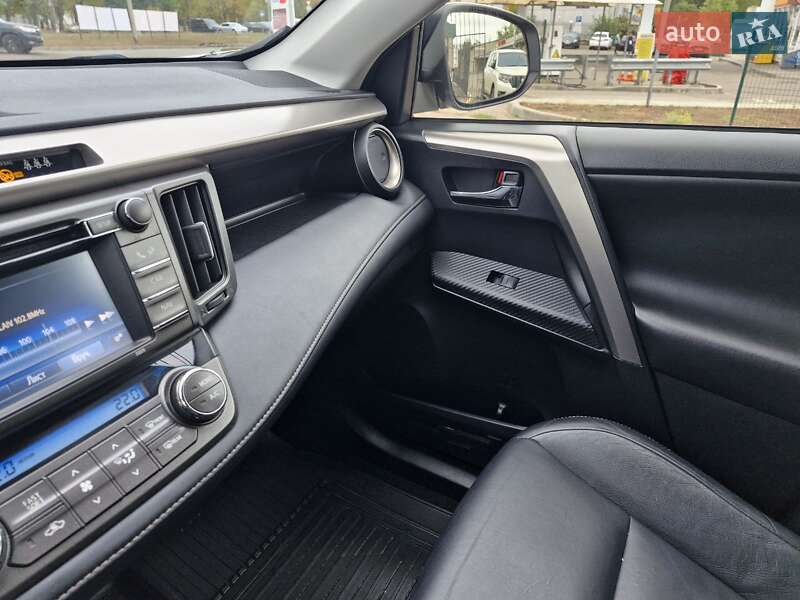 Внедорожник / Кроссовер Toyota RAV4 2014 в Николаеве