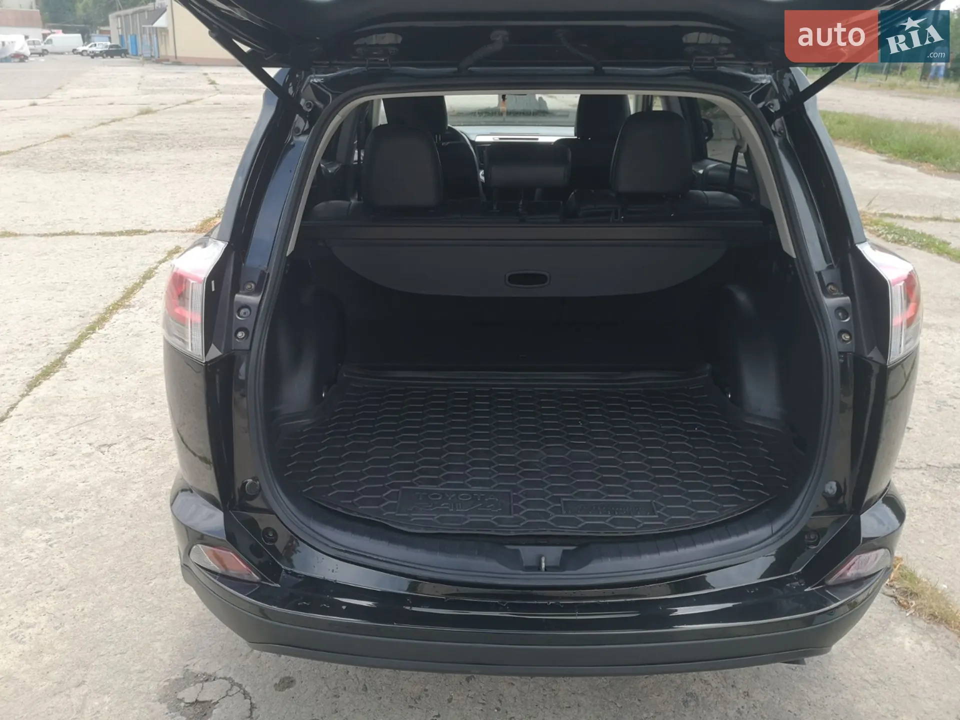 2018 Toyota RAV 4 - мініатюра 8