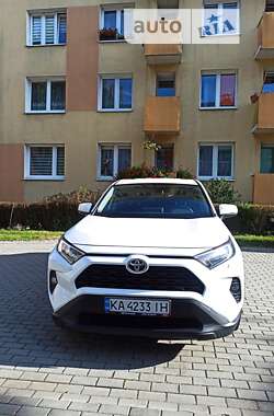 Внедорожник / Кроссовер Toyota RAV4 2019 в Киеве