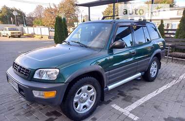 Позашляховик / Кросовер Toyota RAV4 1998 в Кам'янець-Подільському