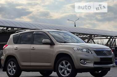 Позашляховик / Кросовер Toyota RAV4 2010 в Запоріжжі