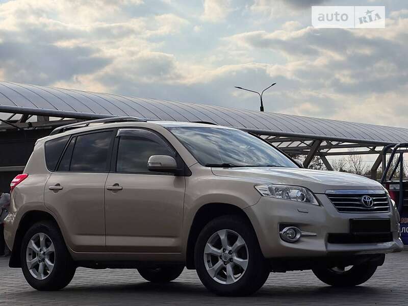 Позашляховик / Кросовер Toyota RAV4 2010 в Запоріжжі