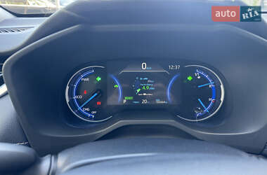 Внедорожник / Кроссовер Toyota RAV4 2019 в 