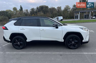 Внедорожник / Кроссовер Toyota RAV4 2020 в Ирпене