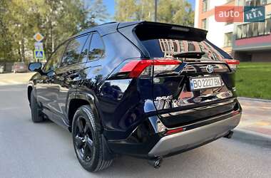 Внедорожник / Кроссовер Toyota RAV4 2021 в Тернополе