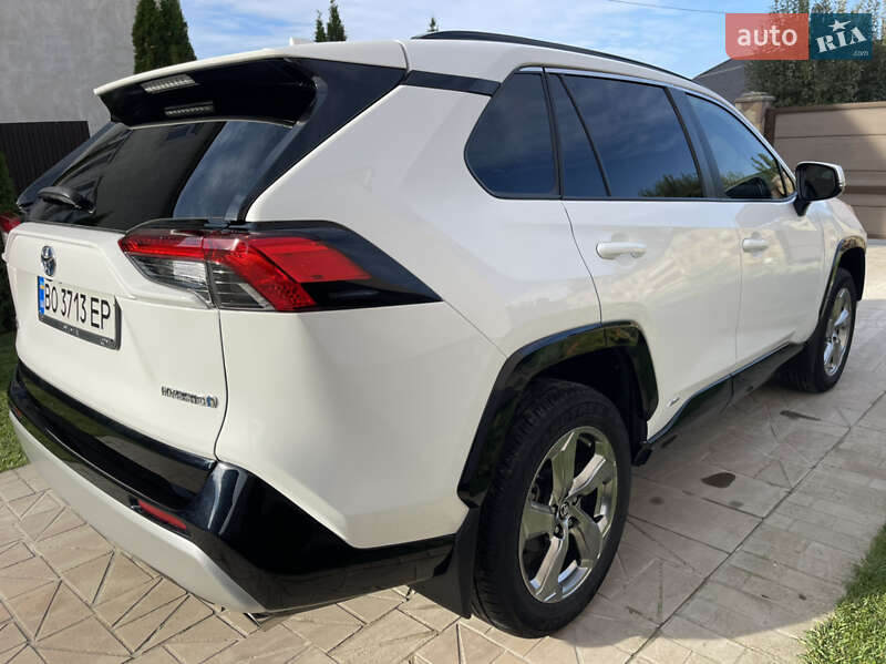 Позашляховик / Кросовер Toyota RAV4 2020 в Чорткові