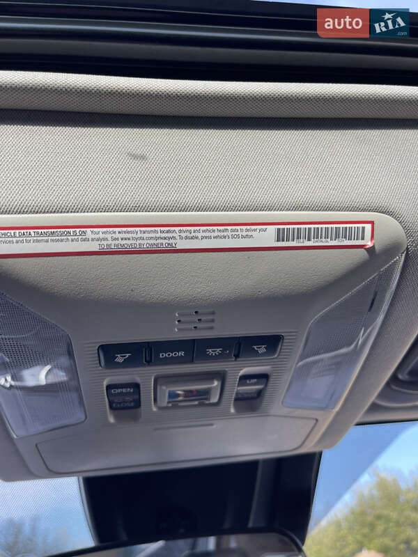 Позашляховик / Кросовер Toyota RAV4 2020 в Чорткові