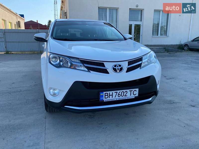 Внедорожник / Кроссовер Toyota RAV4 2015 в Подольске
