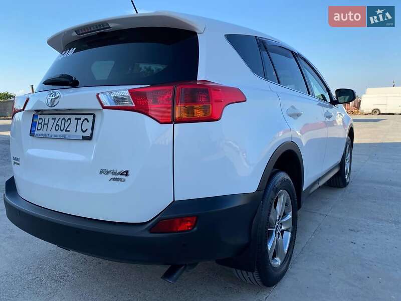 Внедорожник / Кроссовер Toyota RAV4 2015 в Подольске