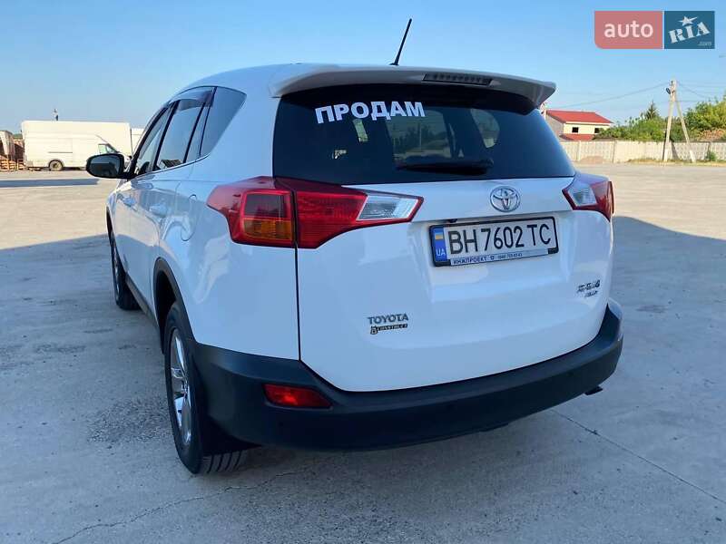 Внедорожник / Кроссовер Toyota RAV4 2015 в Подольске