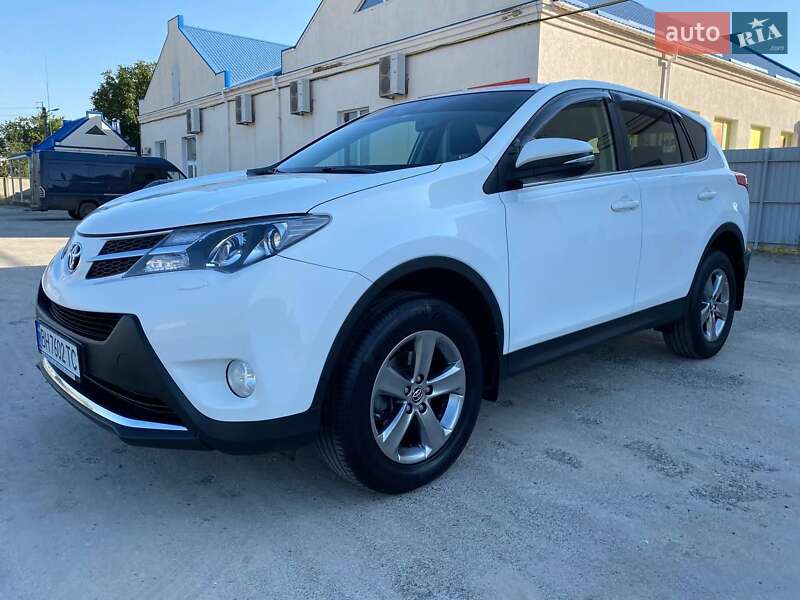 Внедорожник / Кроссовер Toyota RAV4 2015 в Подольске