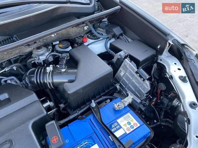 Внедорожник / Кроссовер Toyota RAV4 2015 в Подольске