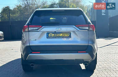 Внедорожник / Кроссовер Toyota RAV4 2023 в 