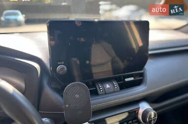Внедорожник / Кроссовер Toyota RAV4 2023 в 