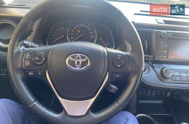 Внедорожник / Кроссовер Toyota RAV4 2013 в 