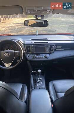 Внедорожник / Кроссовер Toyota RAV4 2013 в 