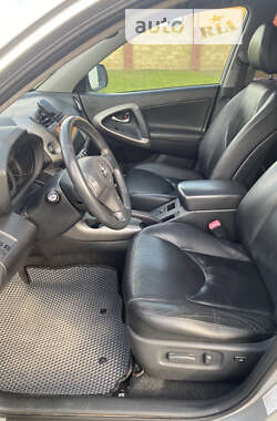Позашляховик / Кросовер Toyota RAV4 2007 в 