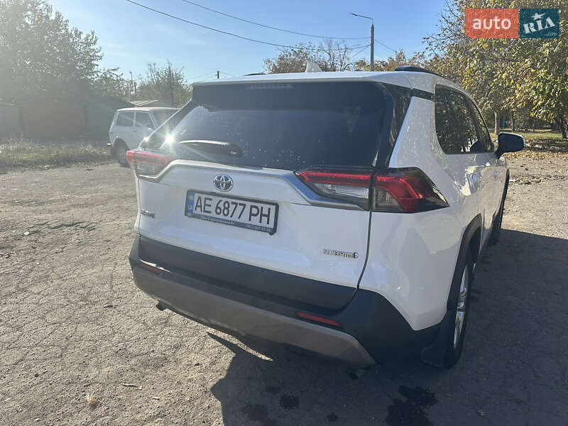 Позашляховик / Кросовер Toyota RAV4 2021 в Кривому Розі