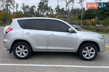 Позашляховик / Кросовер Toyota RAV4 2011 в Києві