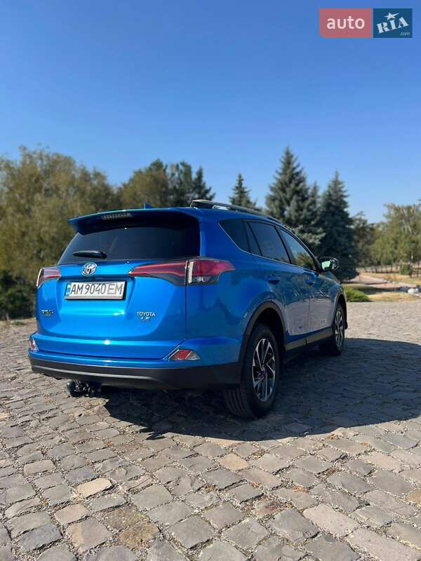 Позашляховик / Кросовер Toyota RAV4 2018 в Житомирі