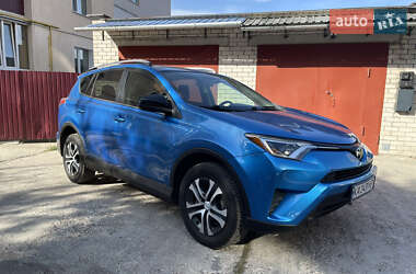 Внедорожник / Кроссовер Toyota RAV4 2017 в Чернигове