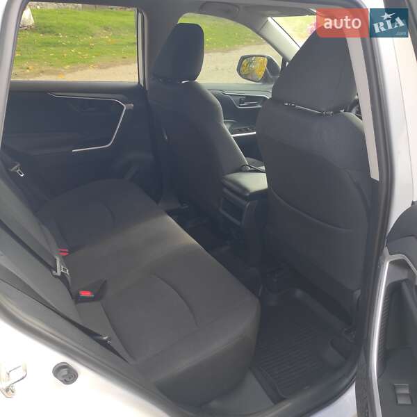 Позашляховик / Кросовер Toyota RAV4 2019 в Кропивницькому фото 4 Позашляховик / Кросовер Toyota RAV4 2019 в Кропивницькому