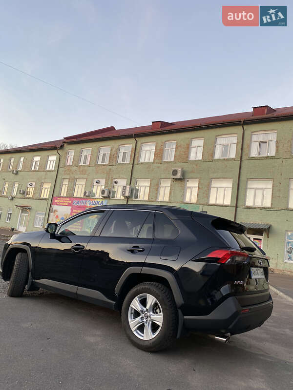 Позашляховик / Кросовер Toyota RAV4 2018 в Бердичеві фото 6 Позашляховик / Кросовер Toyota RAV4 2018 в Бердичеві