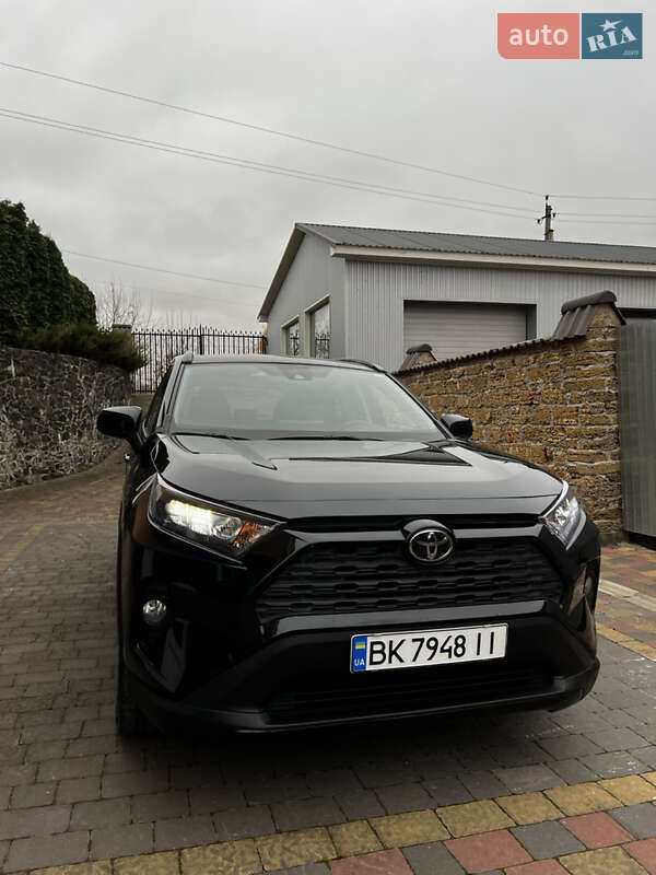 Позашляховик / Кросовер Toyota RAV4 2018 в Дубні