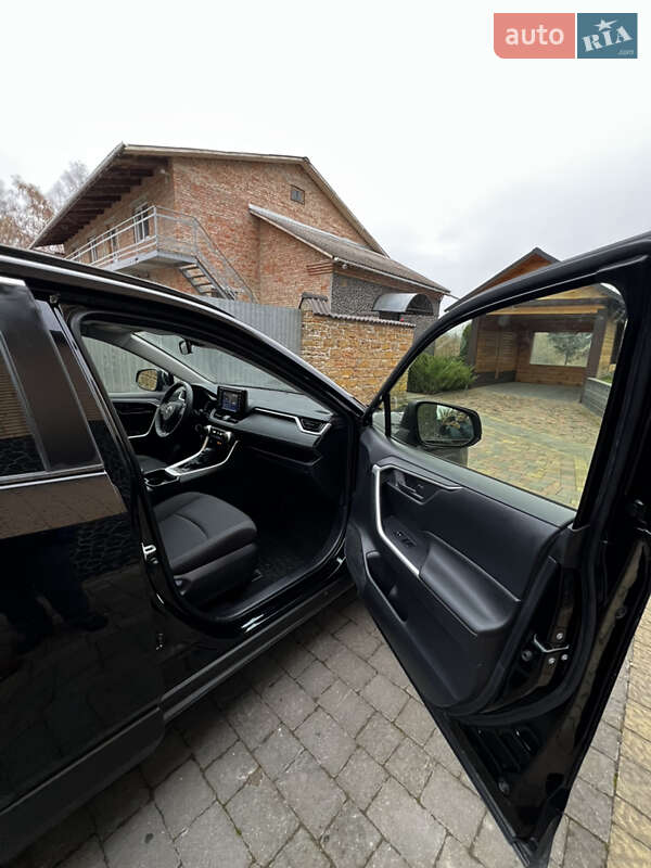 Позашляховик / Кросовер Toyota RAV4 2018 в Дубні