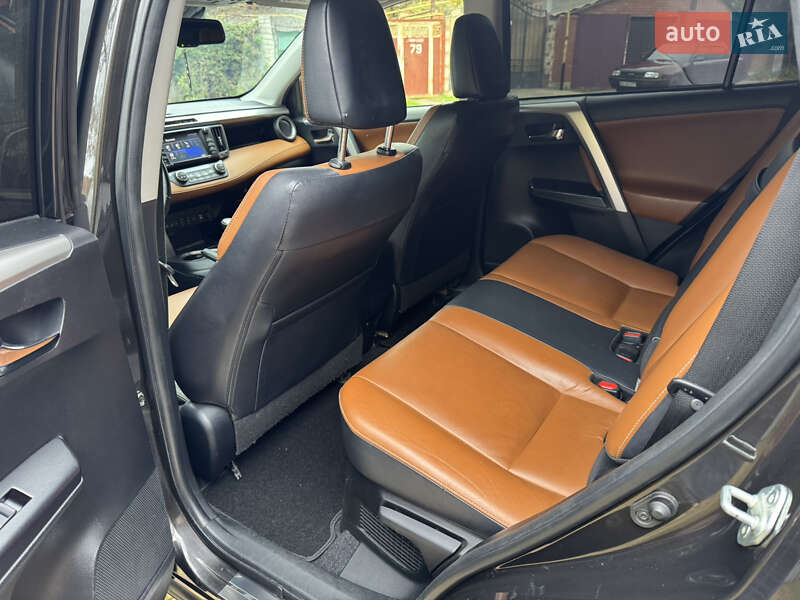 Позашляховик / Кросовер Toyota RAV4 2015 в Одесі