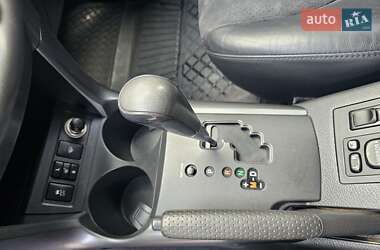 Внедорожник / Кроссовер Toyota RAV4 2010 в 
