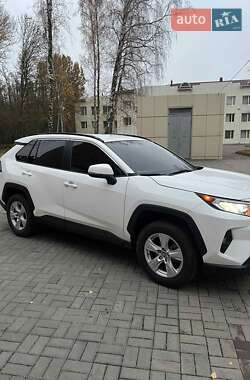 Внедорожник / Кроссовер Toyota RAV4 2021 в Сумах