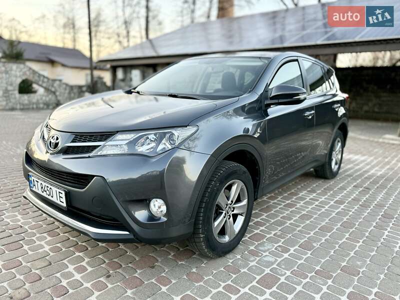 Позашляховик / Кросовер Toyota RAV4 2015 в Калуші