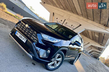 Внедорожник / Кроссовер Toyota RAV4 2021 в Киеве