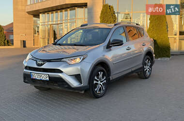 Внедорожник / Кроссовер Toyota RAV4 2017 в Хмельницком