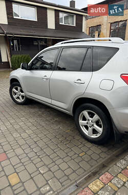 Позашляховик / Кросовер Toyota RAV4 2007 в Рівному